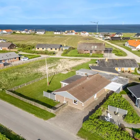 "Mads" - 400m from the Sea
