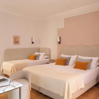 Hotel Fori Imperiali Отели рядом с достопримечательностью «Священная дорога»