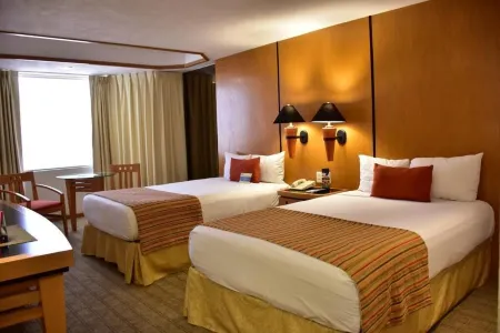 โรงแรม กวาดาลาฮารา พลาซา เอเจ็กคูทีโว