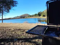 Off-Grid Cottage Mountain Views Horses & Sunset - Homestays