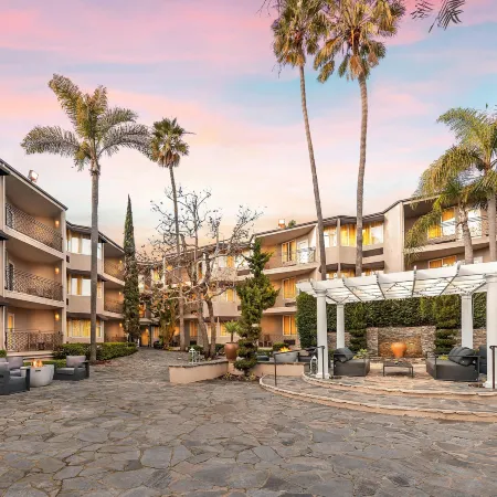 The Belamar Hotel Manhattan Beach, Tapestry Collection by Hilton