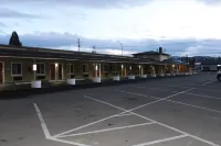 Rodeway Inn Medford South I-5 - parking