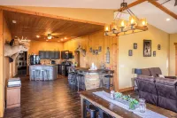 Tall Tine Lodge - Homestay