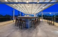 Karras Grande Resort - Barer