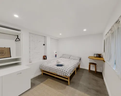 Sunlit 3-bed Coastal Stay With Private Deck Hotels in Cronulla