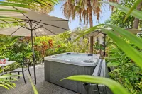 Trinity Beach Club Holiday Apartments - spa