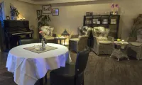 米爾佩倫酒店客棧 - 小旅館