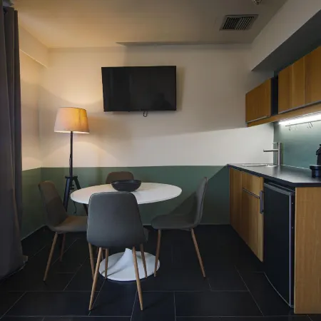 Elite Ermou Suites