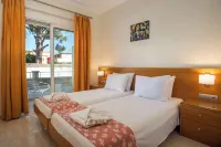 Perla Marina Aparthotel - ติดทะเล