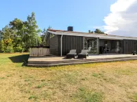 "Liesel" - 700m from the Sea