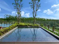 Swissotel Nusantara - Uima-altaat