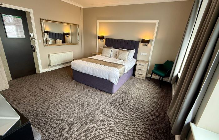 The Raven Hotel