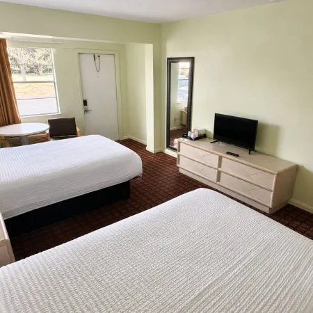 Sebring Inn Отели в г. Себринг