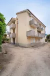 Cozy House Near Beach App 6 - 2-Star