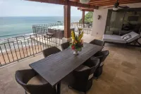 Spectacular 3 Bedroom Penthouse at Croc's Resort & Casino