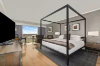 Marriott Louisville East - parking