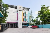 Sans Hotel City Inn Palangkaraya - ที่มีที่จอดรถ