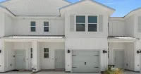 Bayside Getaway - Near Beach - Villas