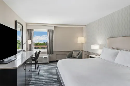 DoubleTree by Hilton Wilmington - parking