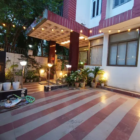 Hotel Viraat Inn