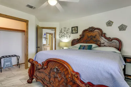 Fredericksburg Retreat w/ Hot Tub, Patio & Views - Maalaistalo