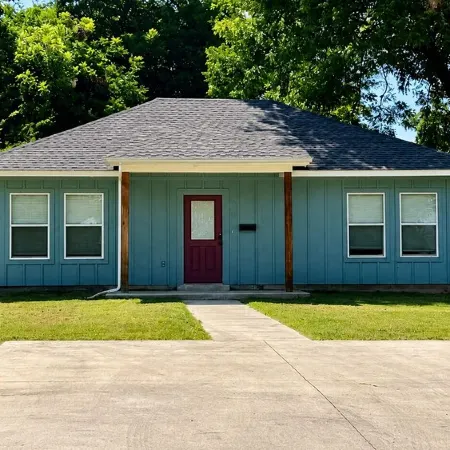 Brand New Charming 2B/2B in Chickasha, Near Downtown!