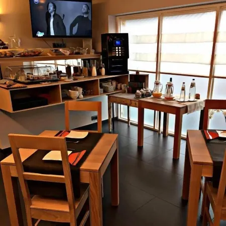 Le 24 Hotel