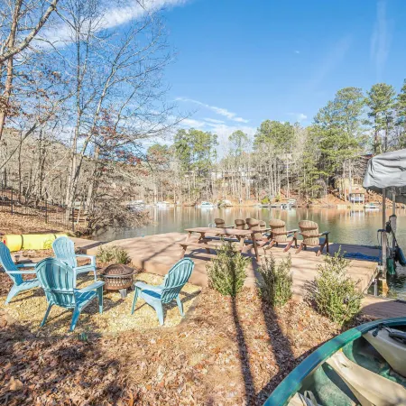Lakefront Luxury - Boat Slip - Kayaks - Game Room