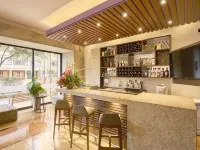 Mercure Bogota Bh Retiro Hotels near تشابينرو