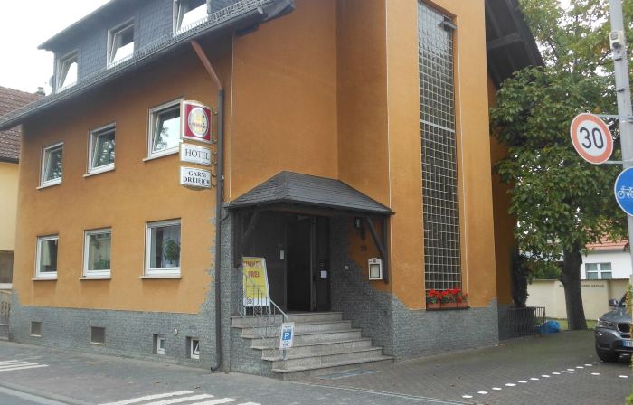 Hotel Henry