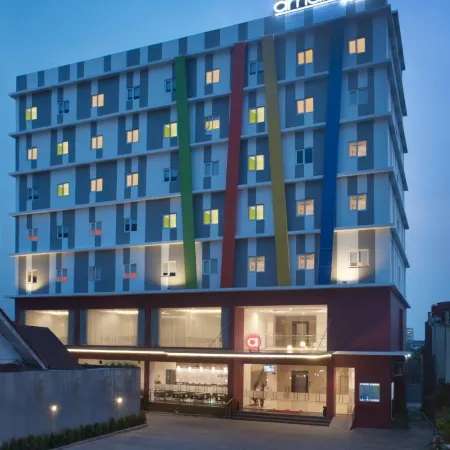 Lynn Hotel Serang