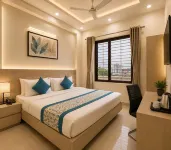 The Vertigo Hotel Noida - bar