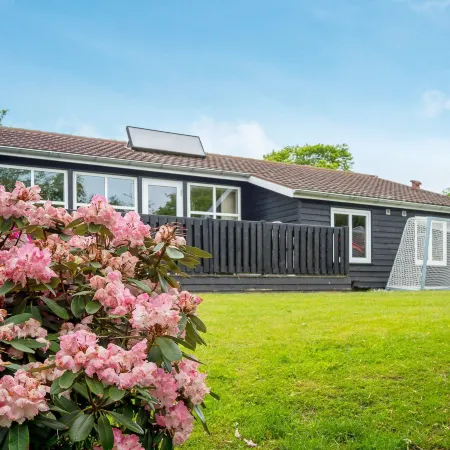 6 person holiday home in Struer-By Traum