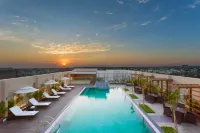Fairfield by Marriott Bengaluru Rajajinagar - Pools