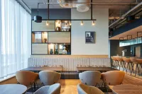 ريزيدنس إن سلو - بار