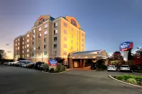 Fairfield Inn & Suites Woodbridge - breakfast