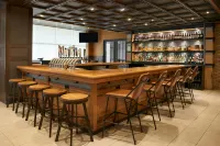 Four Points by Sheraton Windsor Downtown - bar