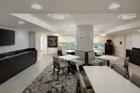 Fairfield Inn & Suites Palm Beach - Parkplatz