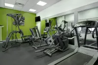 Spark by Hilton Rochester University Area - Pools