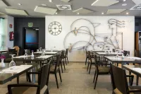 Hotel & Spa Real Ciudad de Zaragoza - sarapan