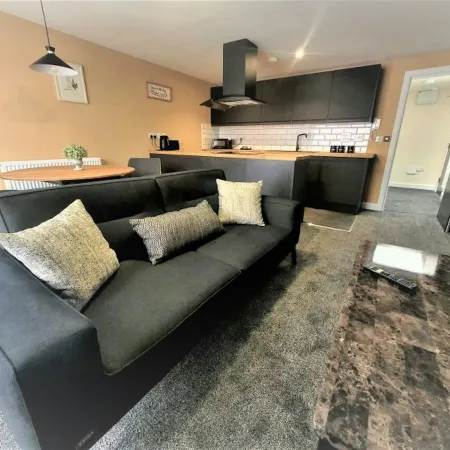 Friary House Serviced Apartments by Roomsbooked - 24Hr Reception