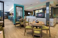 Premier Inn Manchester Salford Media City - breakfast