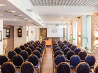 Kreutzwald Hotel Tallinn Hotels near Nomme