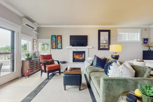 Studio Overlooking Saratoga Passage & Cascade Mtns - Wifi