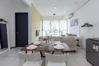 Urban Suites Jelutong | Infinity Pool & City Views - موقف سيارات