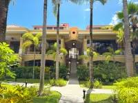 Monte Carlo Luxury Condominiums - bar