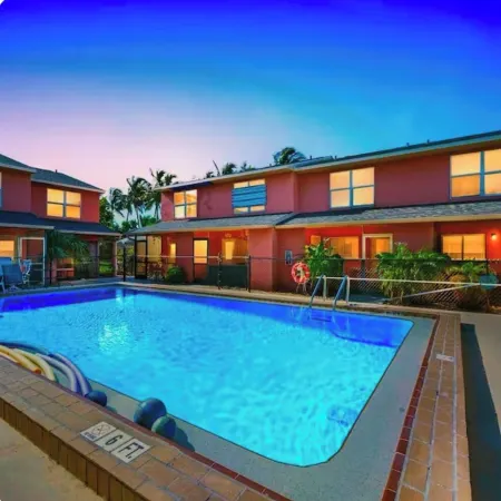 Florida Beach Hideaway 2A– Near the Beach • Pool • Fast WiFi • Free Parking