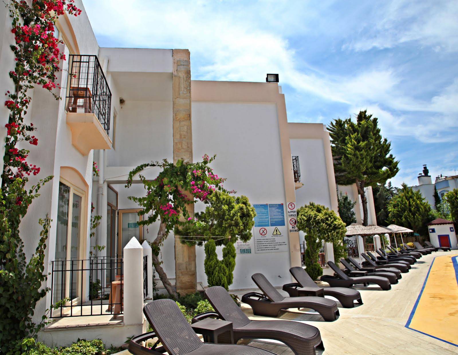 Serpina Hotel