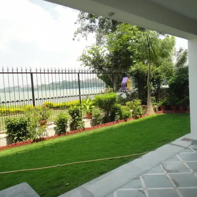 Lago Villa Hotels near Darul-Uloom Taj-ul Masajid