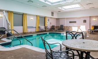 Clarion Hotel & Suites Hamden - New Haven